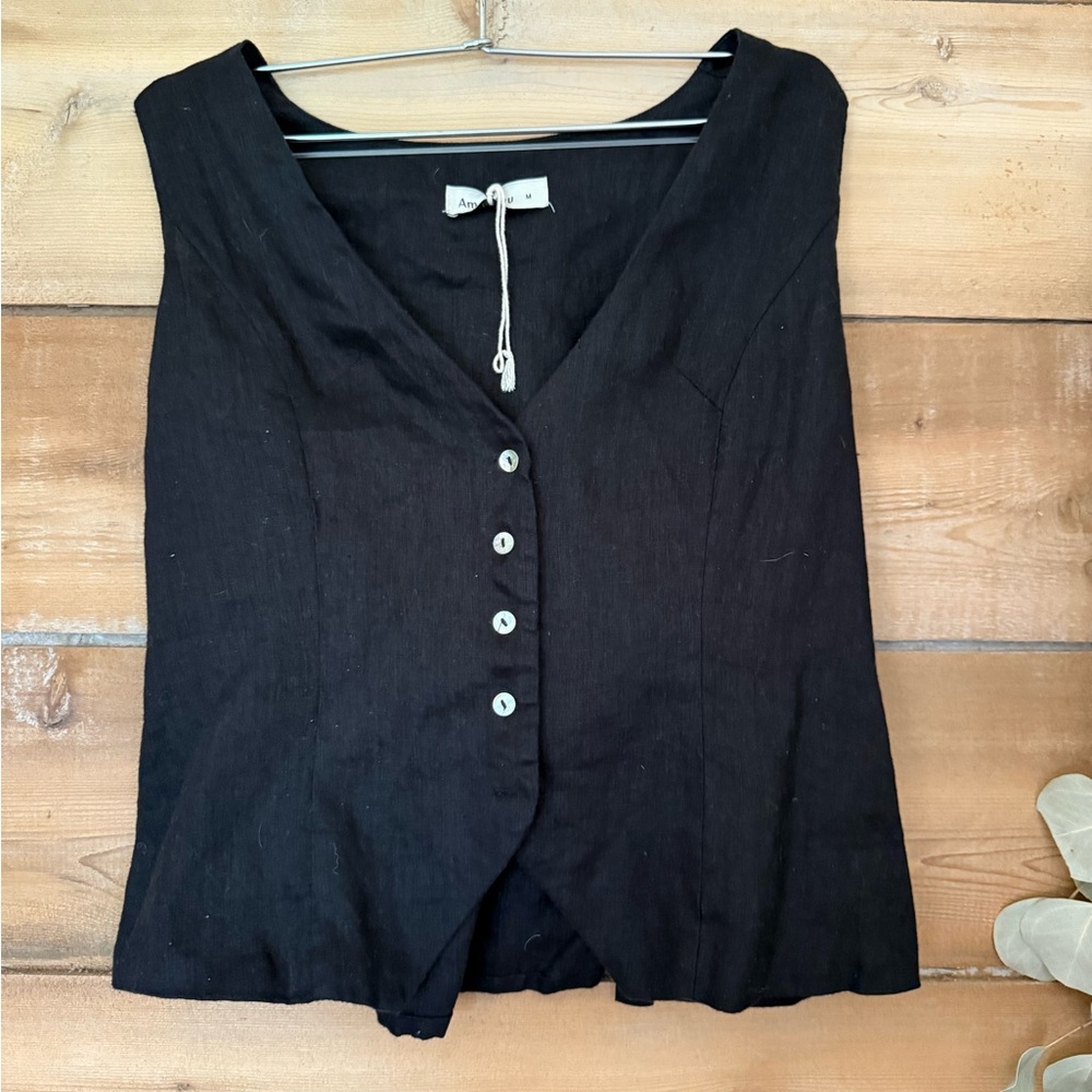 Elegant Black Sleeveless Blouse